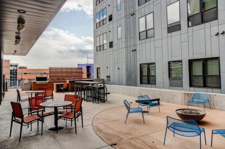 Large Downtown 2Br -Hot Tub-Downtown! Διαμέρισμα Ντε Μόιν Εξωτερικό φωτογραφία