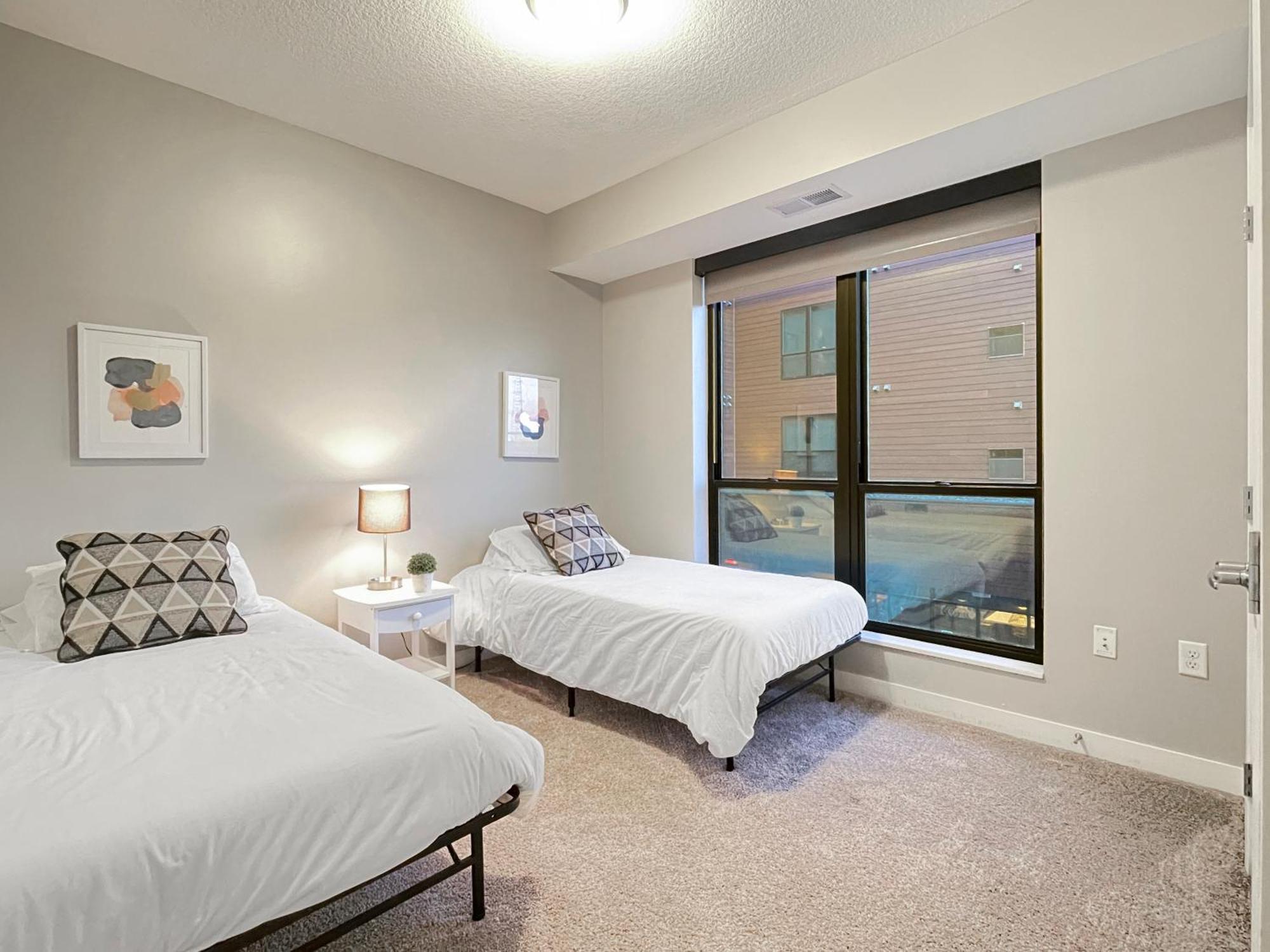 Large Downtown 2Br -Hot Tub-Downtown! Διαμέρισμα Ντε Μόιν Εξωτερικό φωτογραφία