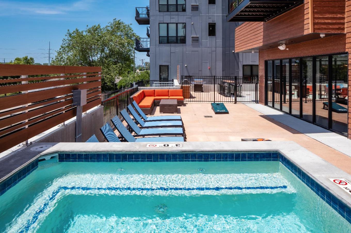 Large Downtown 2Br -Hot Tub-Downtown! Διαμέρισμα Ντε Μόιν Εξωτερικό φωτογραφία
